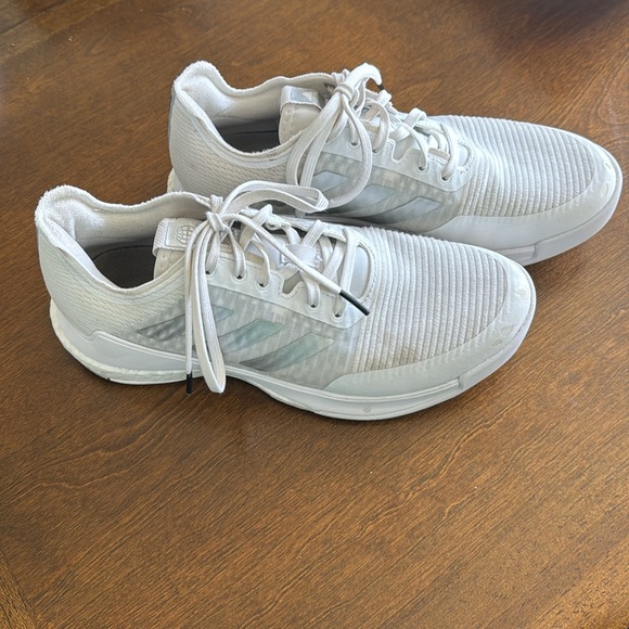 Adidas crazy flight women’s volleyball shoes! 7.5 - Picture 2 of 6